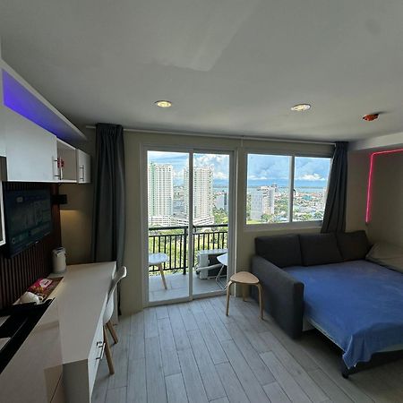 Modern & Comfy Studio - Steps From Ayala Mall, Cebu City Zewnętrze zdjęcie