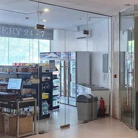 Modern & Comfy Studio - Steps From Ayala Mall, Cebu City Zewnętrze zdjęcie