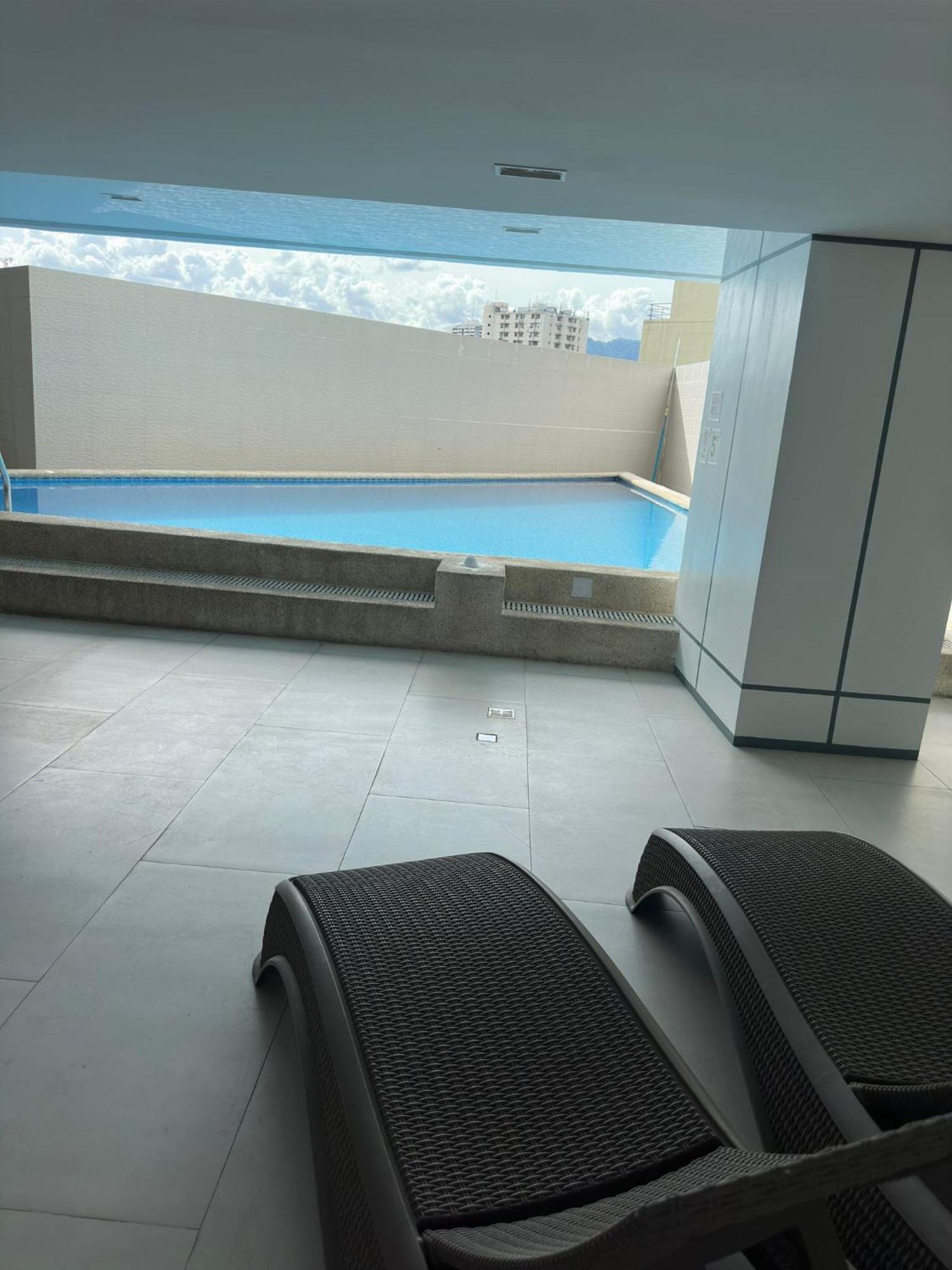 Modern & Comfy Studio - Steps From Ayala Mall, Cebu City Zewnętrze zdjęcie