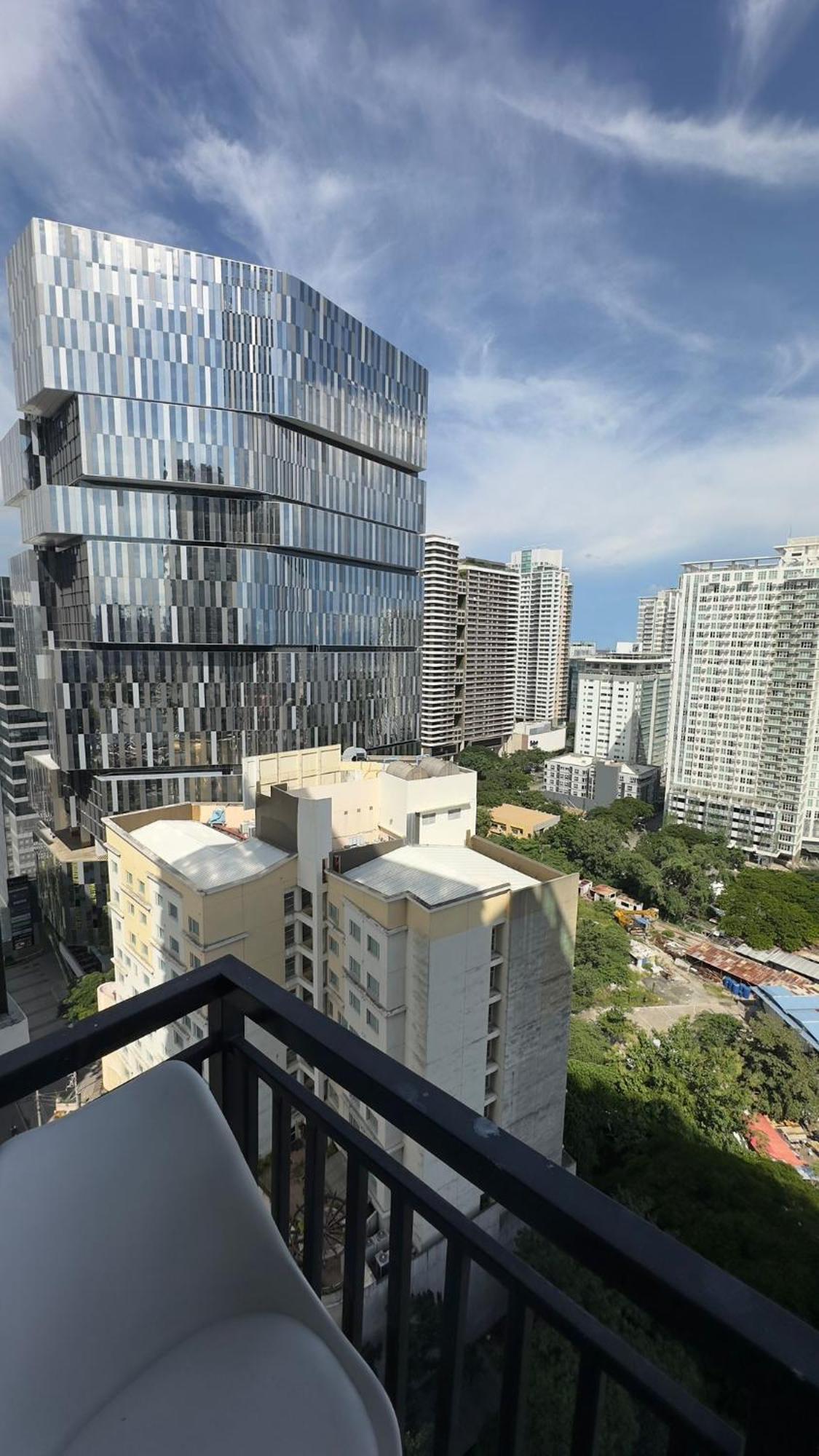 Modern & Comfy Studio - Steps From Ayala Mall, Cebu City Zewnętrze zdjęcie