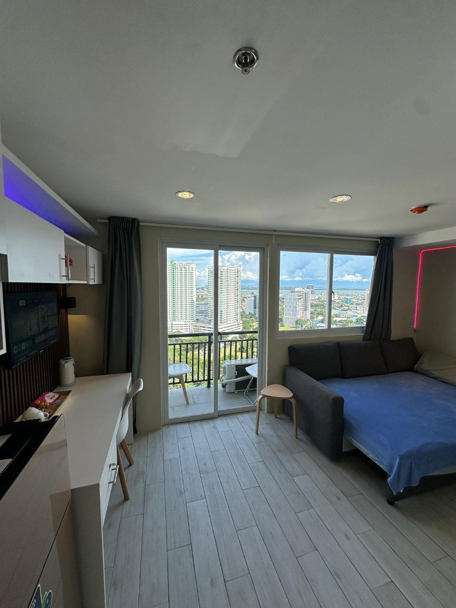 Modern & Comfy Studio - Steps From Ayala Mall, Cebu City Zewnętrze zdjęcie